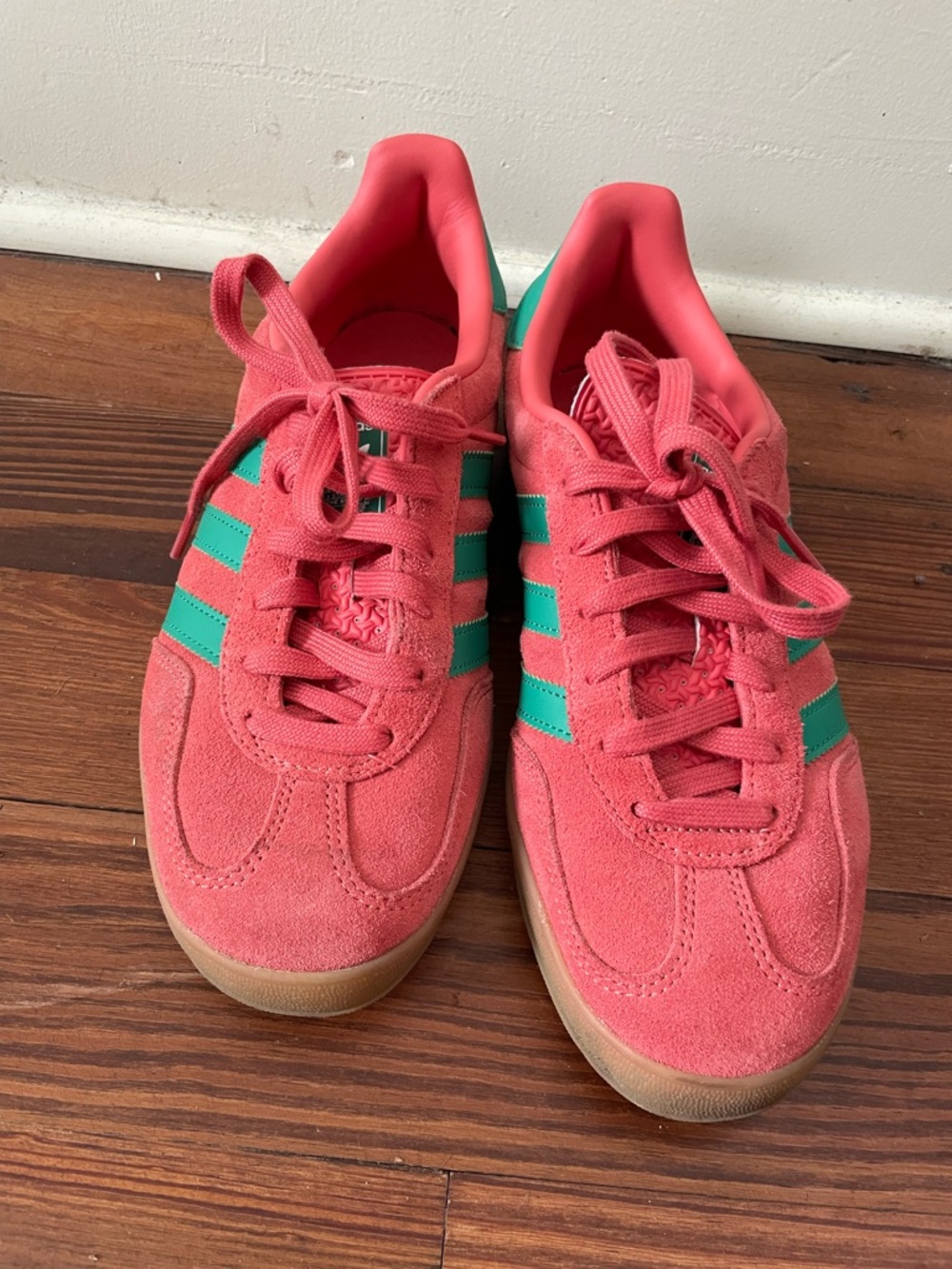 adidas gazelle sz 9 - Coral Suede Sneakers with Teal Stripes